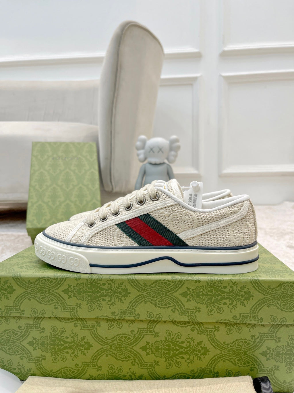 Z2Q105B204 Popular high-quality Shoes