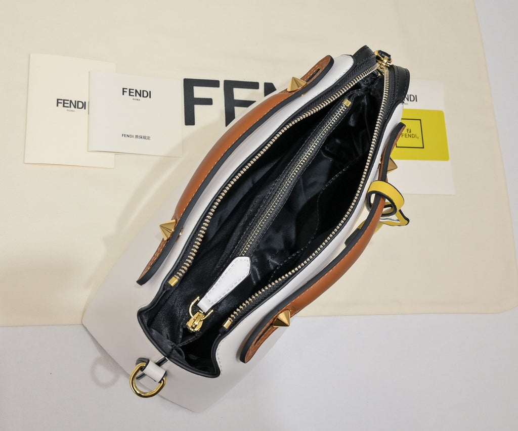 B12X43F132 Popular leather bag 