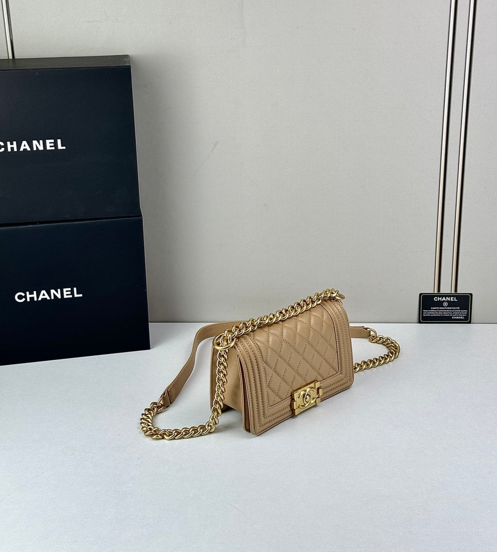B1P36C17 Popular Caviar leather bag