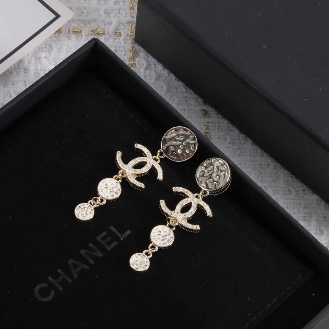 X1Z54C372E Popular Earrings