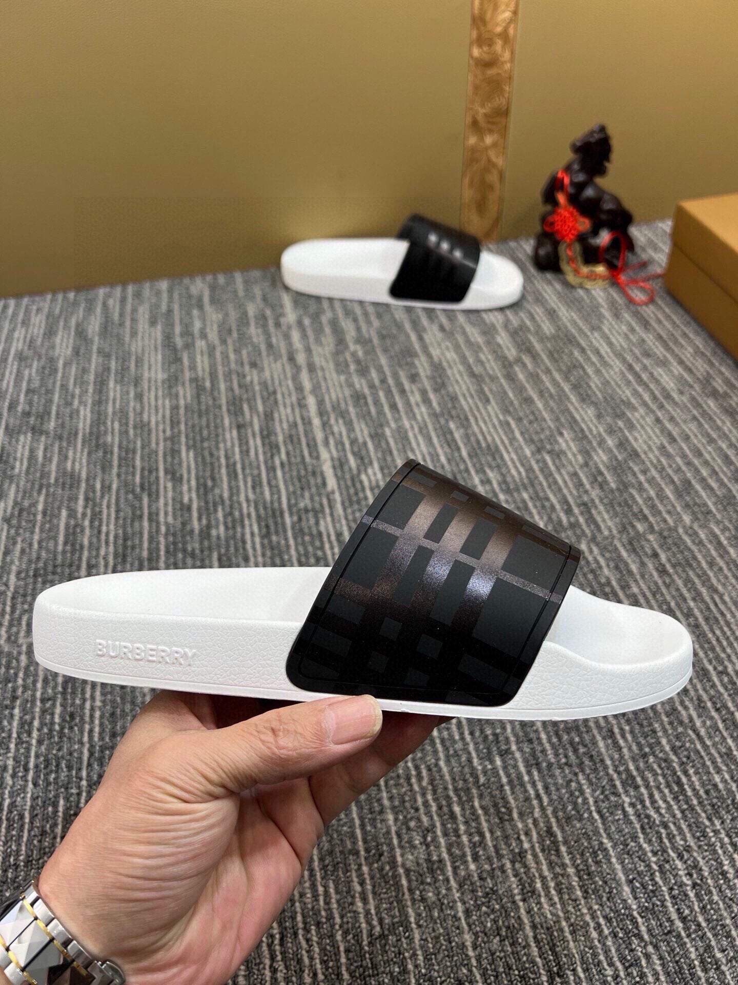 Z5Z35R261 Popular Slippers