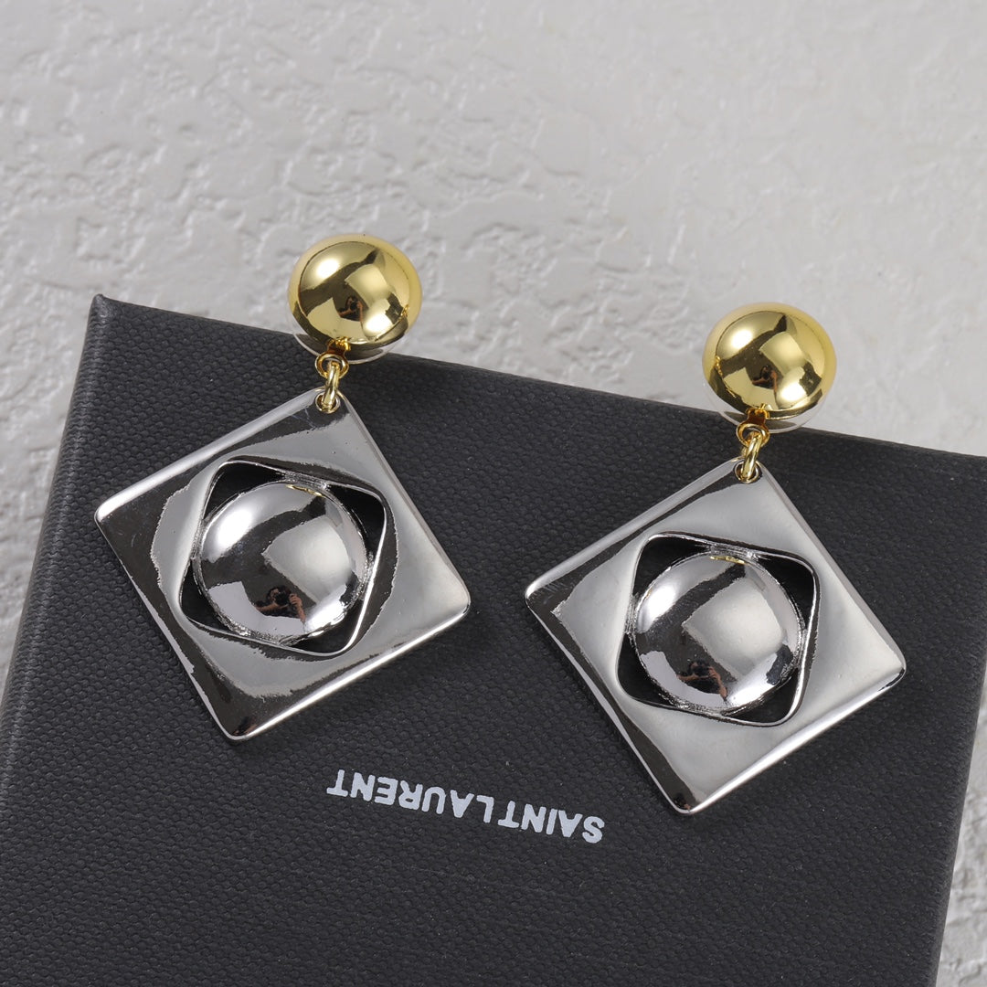 X1Z94SL832K Popular  Earrings