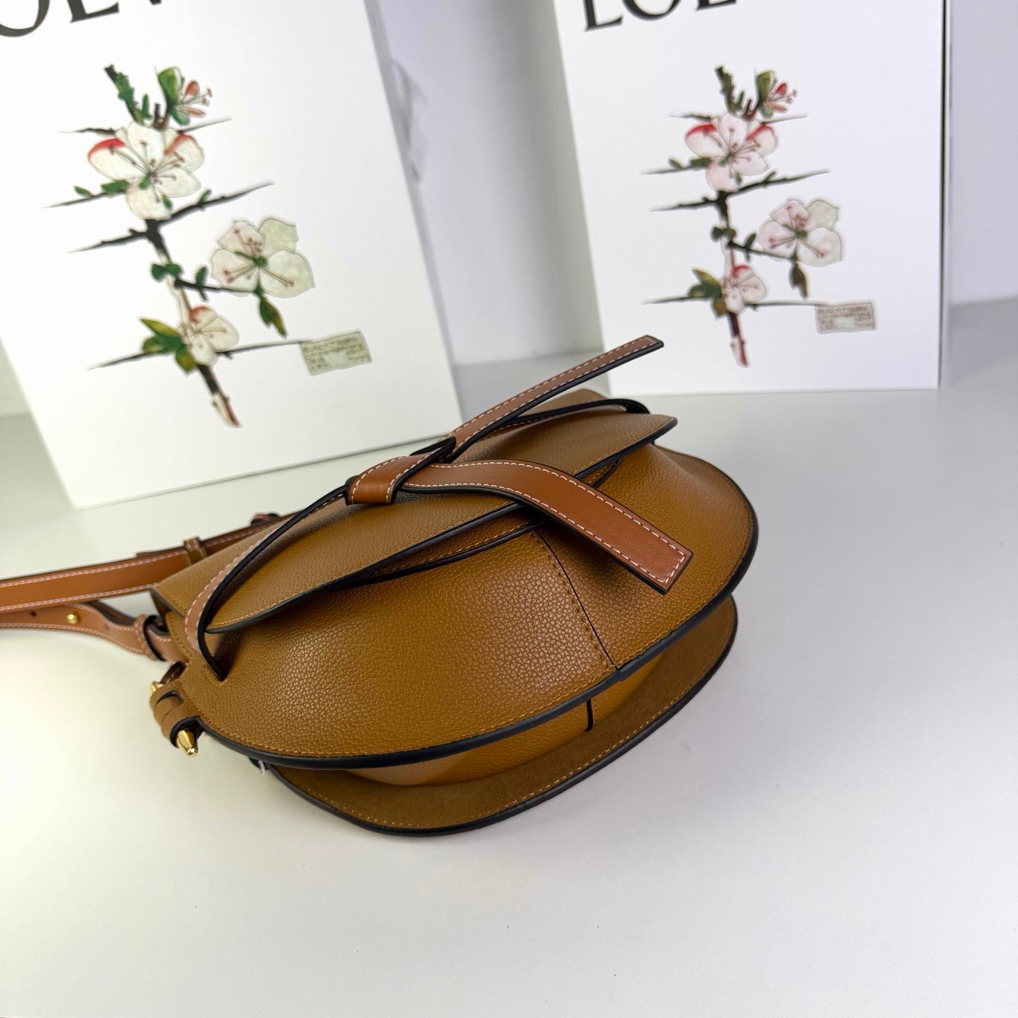 B1R76A27 Popular  leather bag