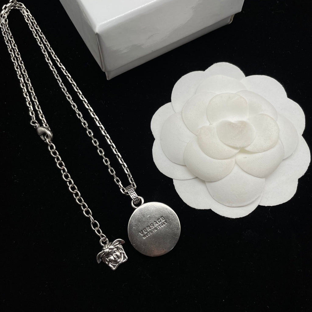 X1Q85V379X  Popular Necklaces