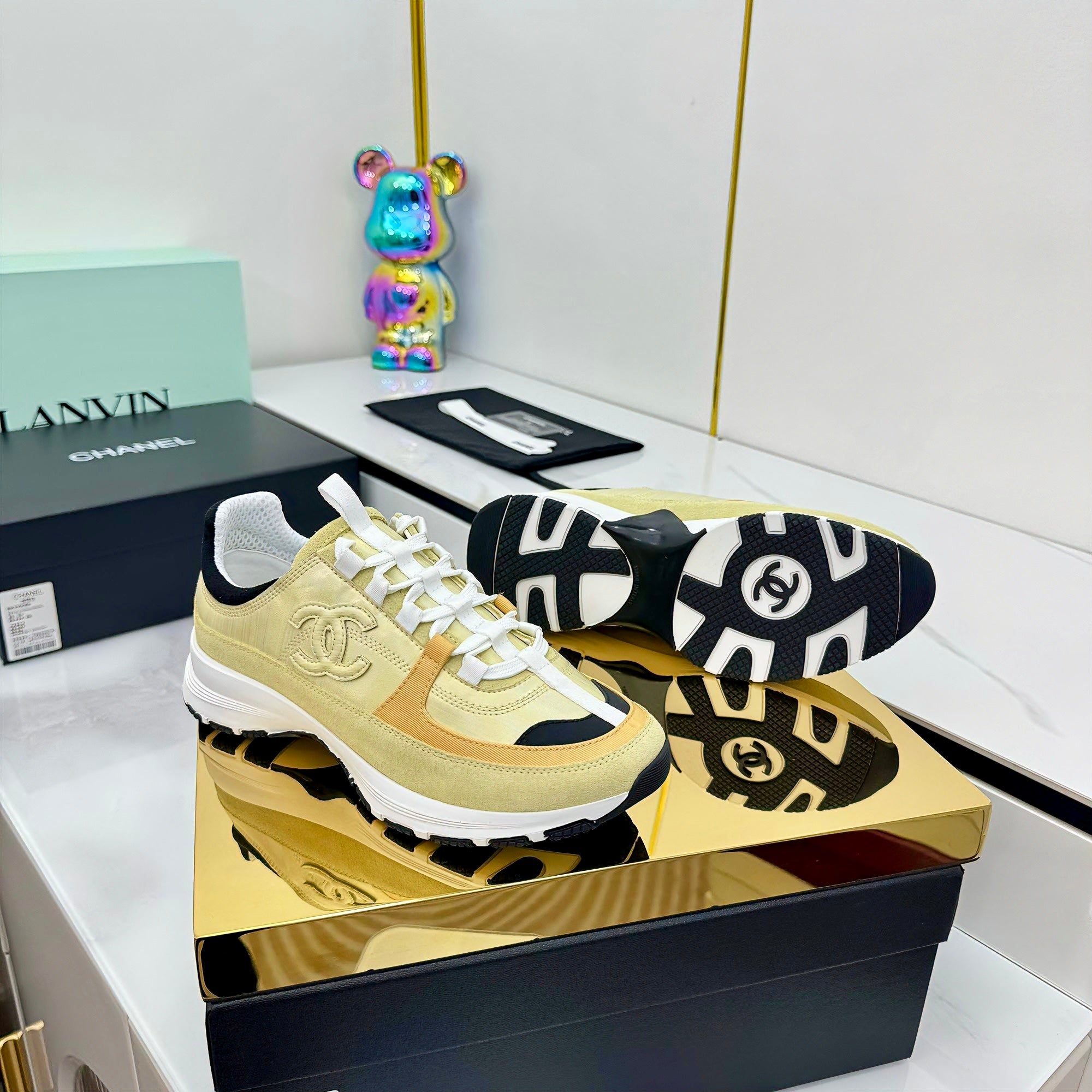 Z2R85C7  Popular high quality shoes