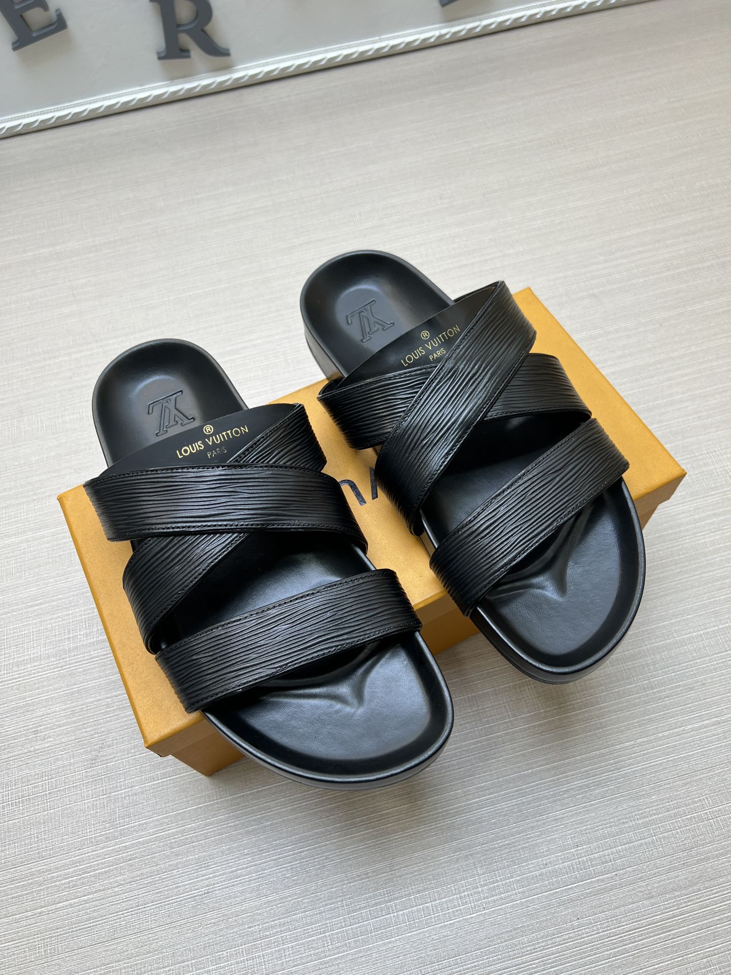 Z5ZE89 Popular slippers