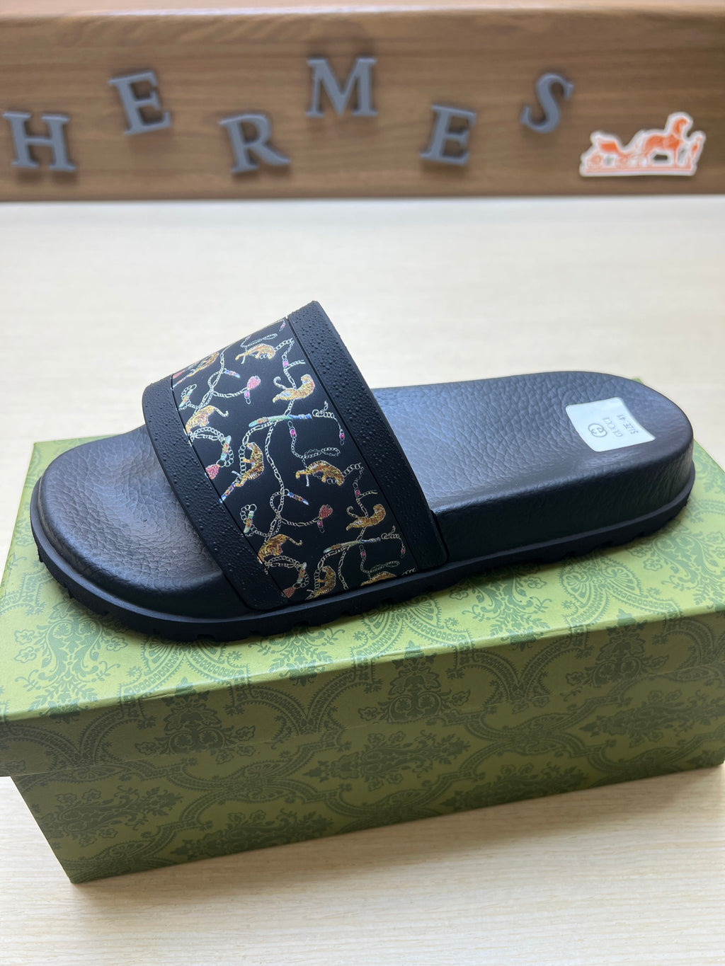 Z5R66B25 Popular Slippers