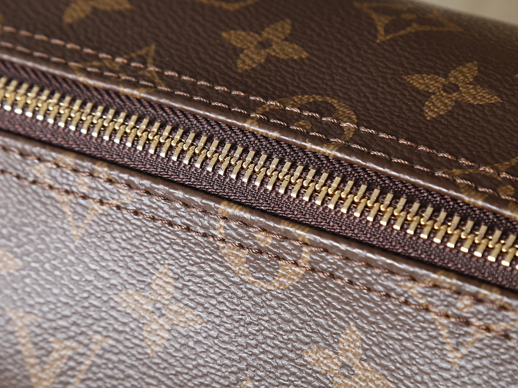 B1N56E21 Popular leather bag