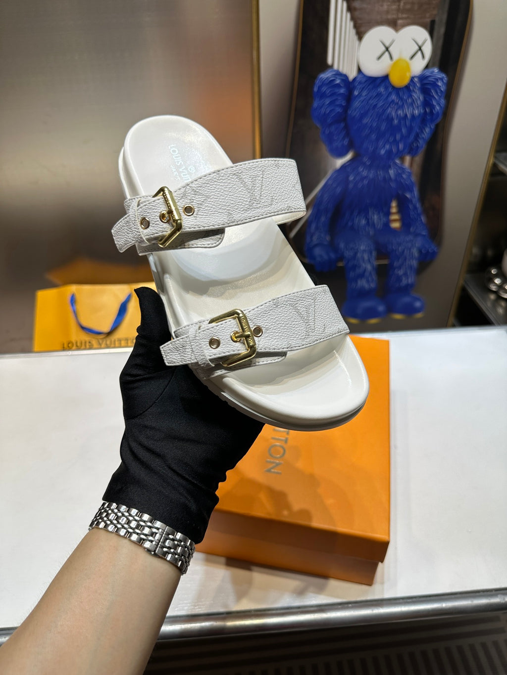 Z1ZE10 Popular sandals