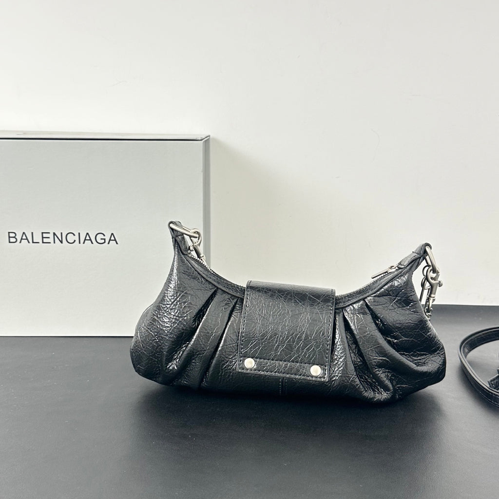B1P36J120 Popular leather bag