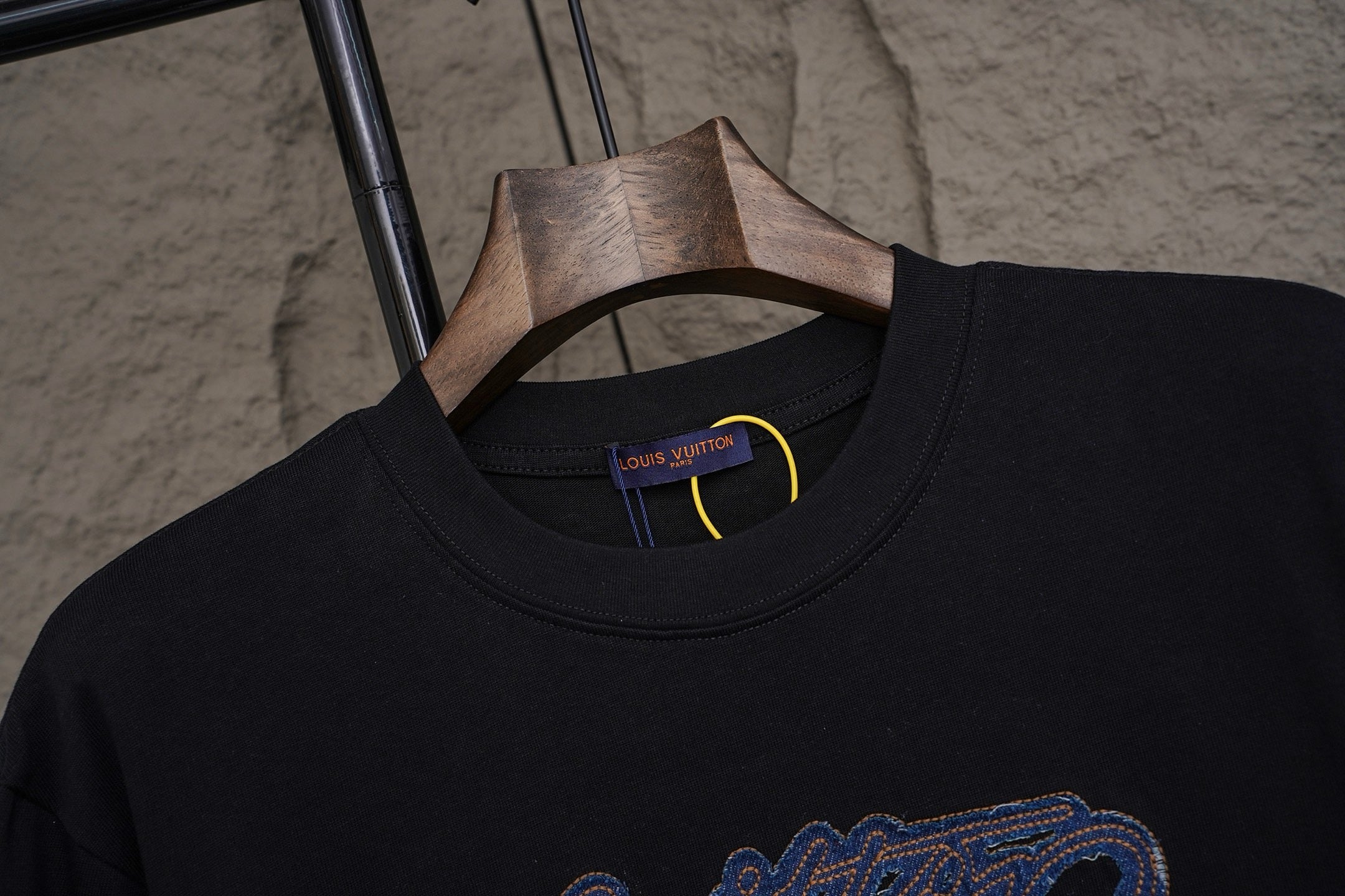 U1R76E18 Popular T-shirts