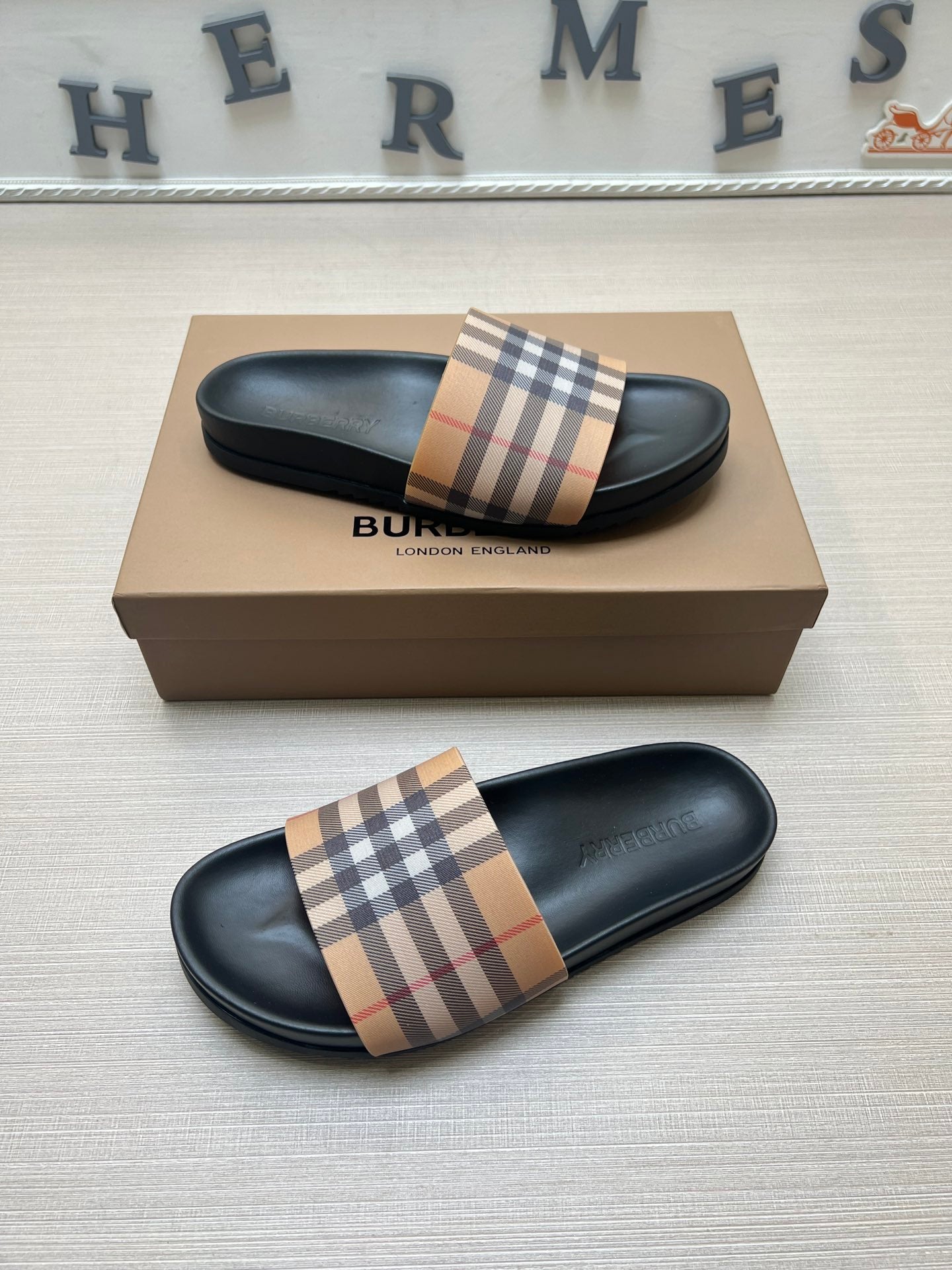 Z5ZR119 Popular slippers