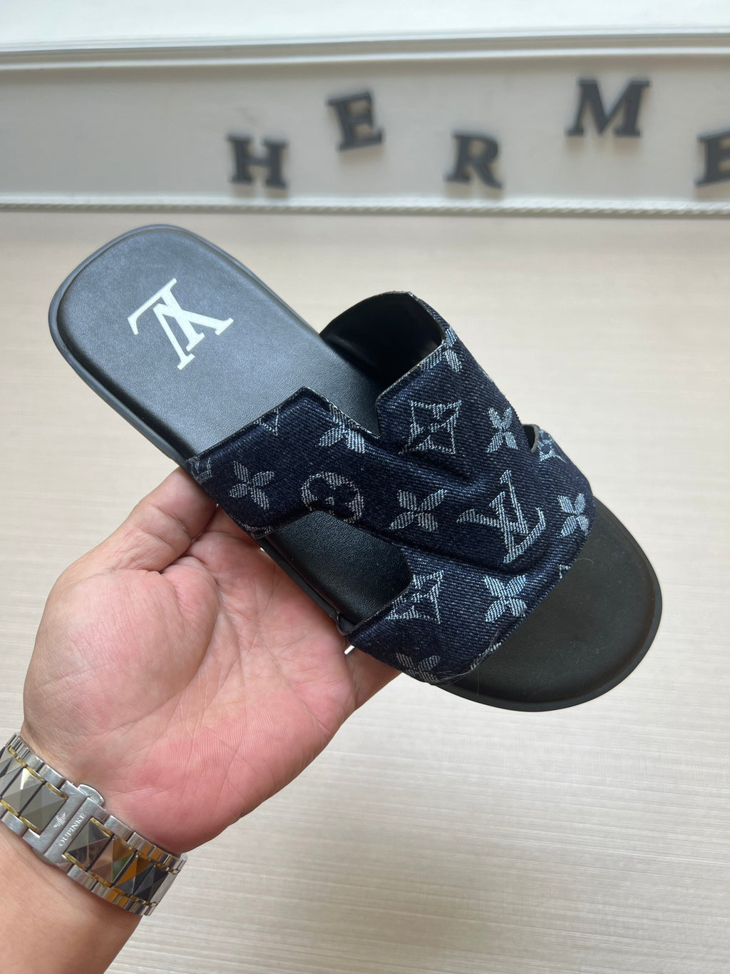 Z5ZE29 Popular slippers