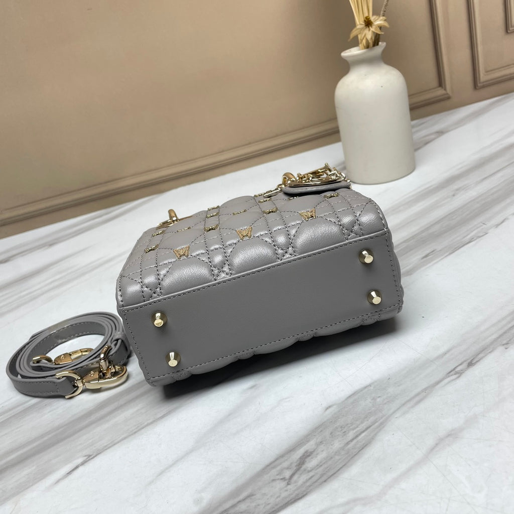 B1R15D139 Popular leather bag