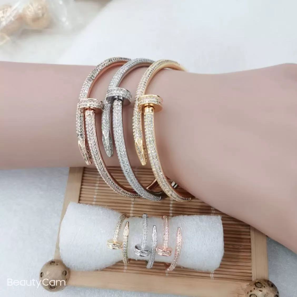 X3X65K1K  Popular high quality bracelet)