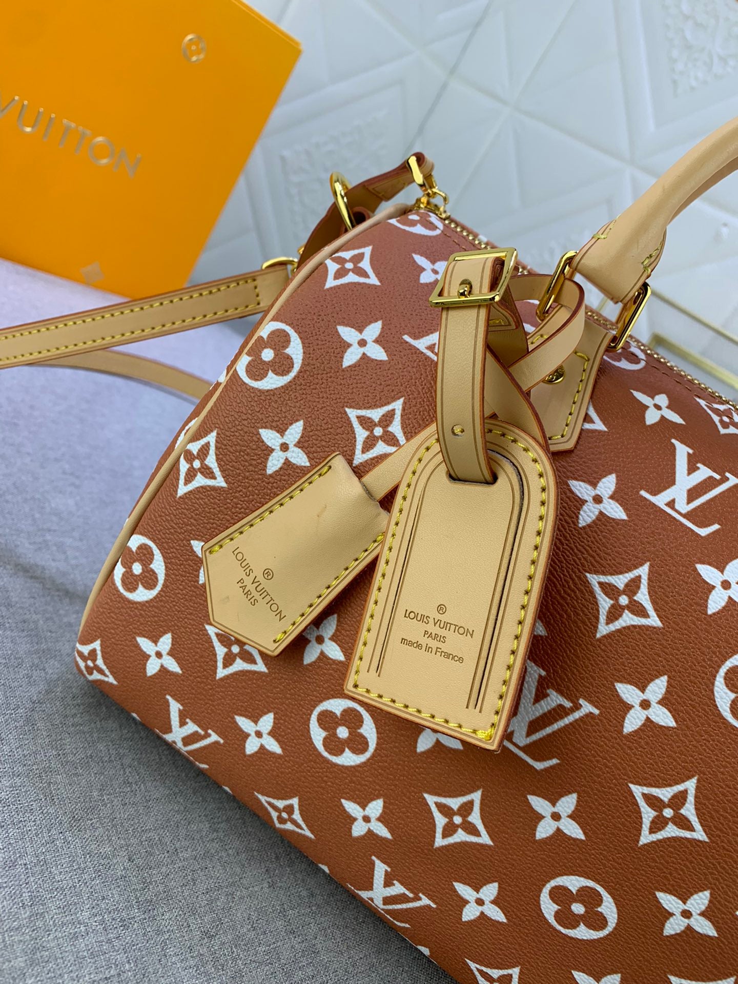 B12X44E268 Popular  leather bag 