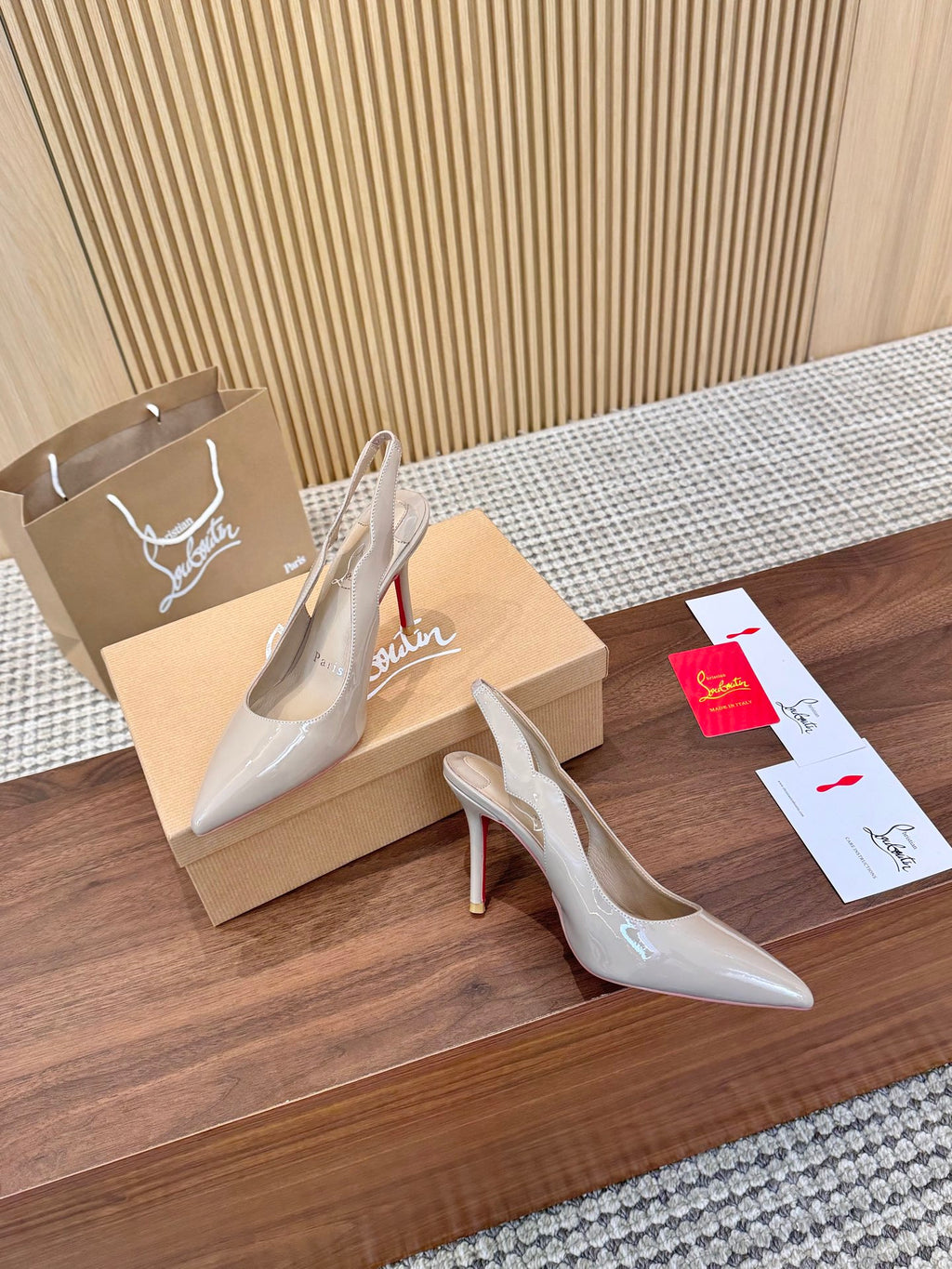 Z2N75A5  Popular leather High heels