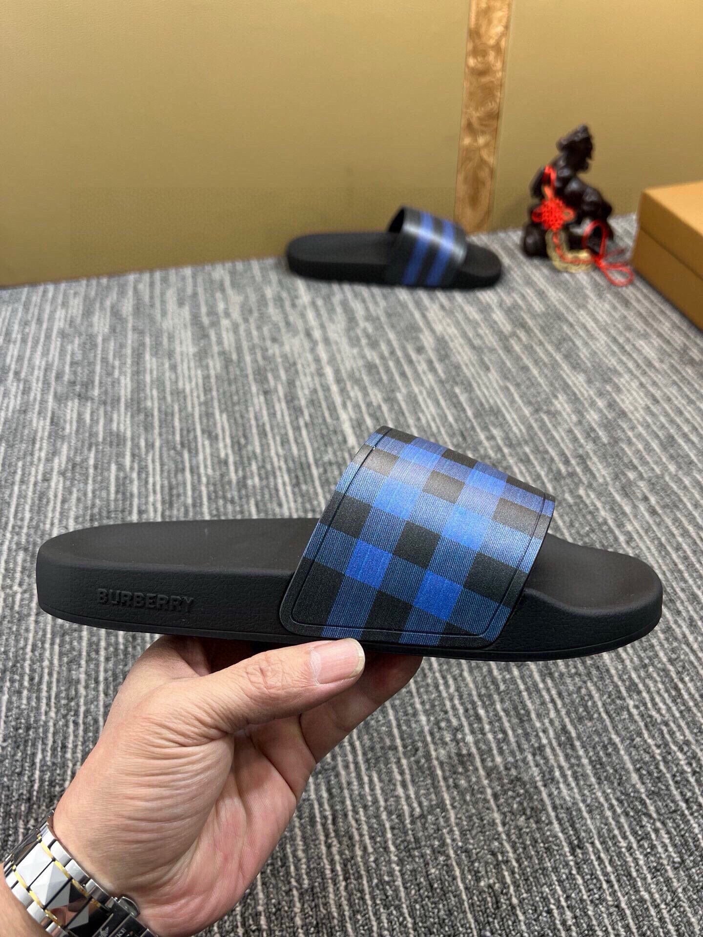 Z5Z35R259 Popular Slippers