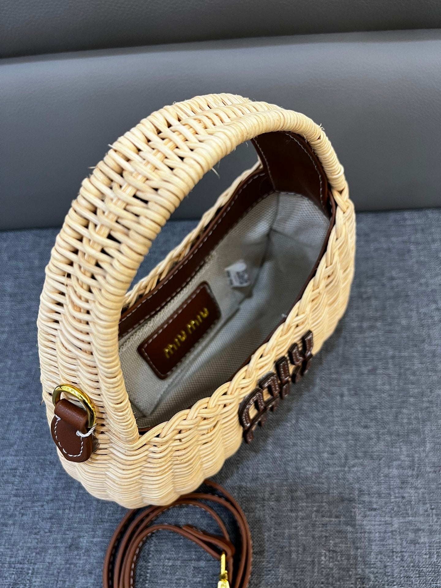 B1P46A119 Popular woven bag