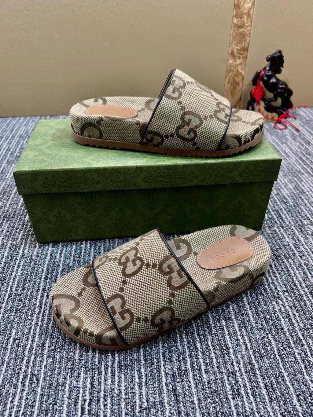 Z5R76B2 Popular Slippers