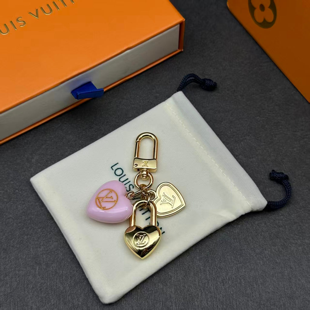 A1Z105E46 Popular bag 's charms accessories