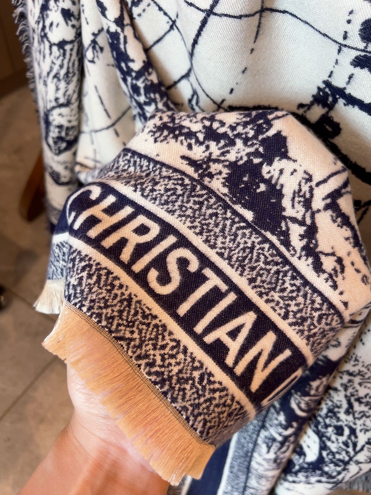 W1R86D25 Popular Winter Scarves