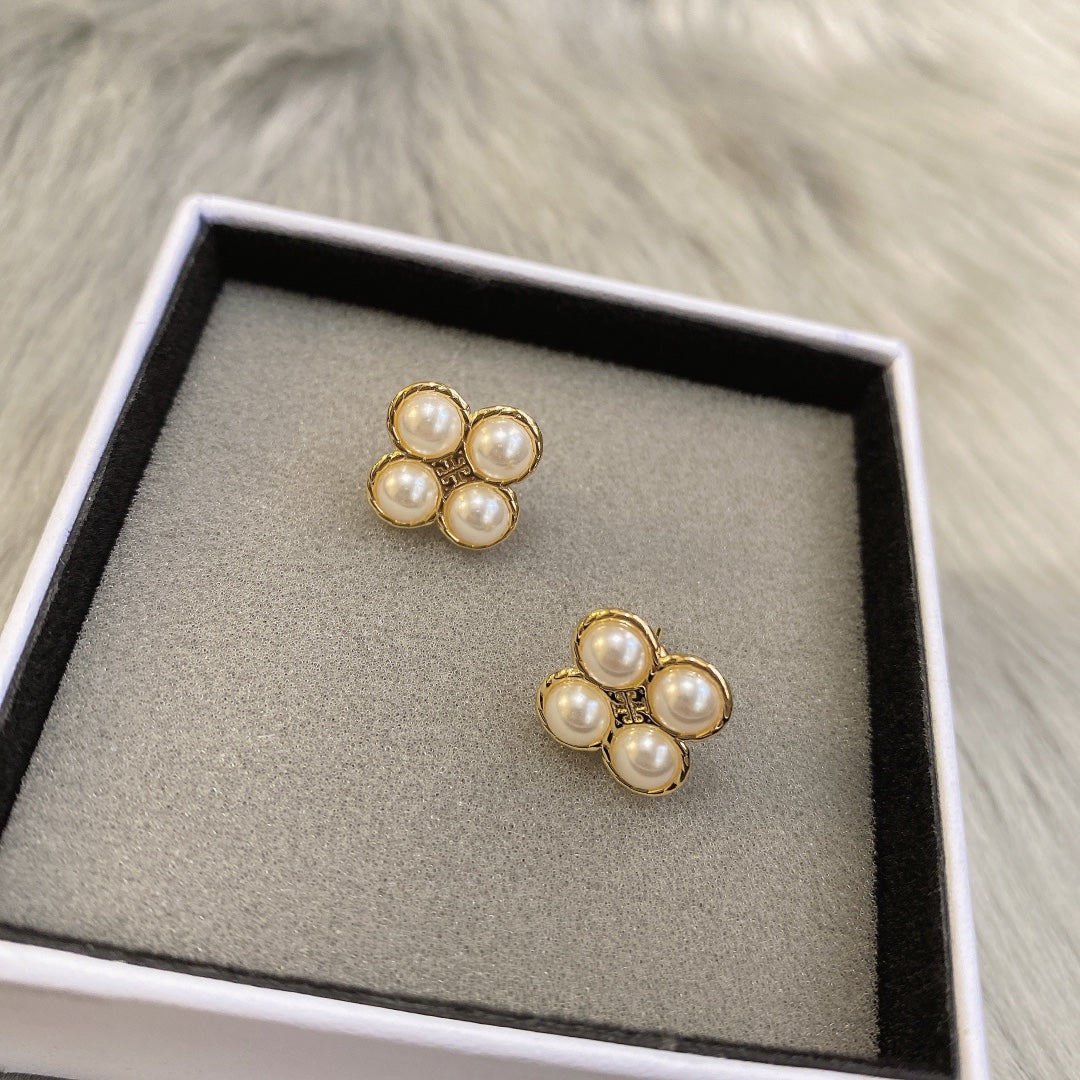 X1Z54A461E Popular Earrings