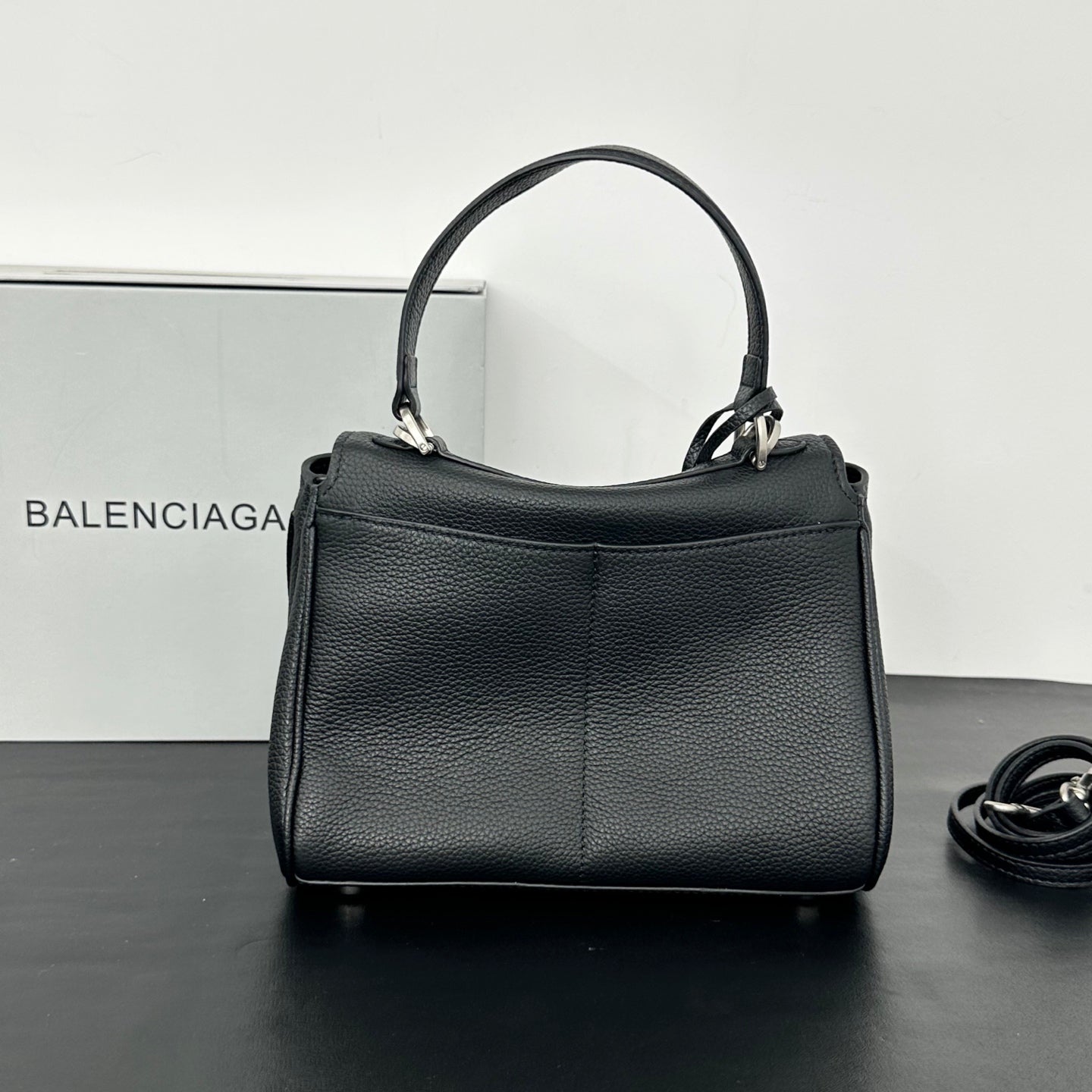 B1X56J31 Popular high-quality leather bag