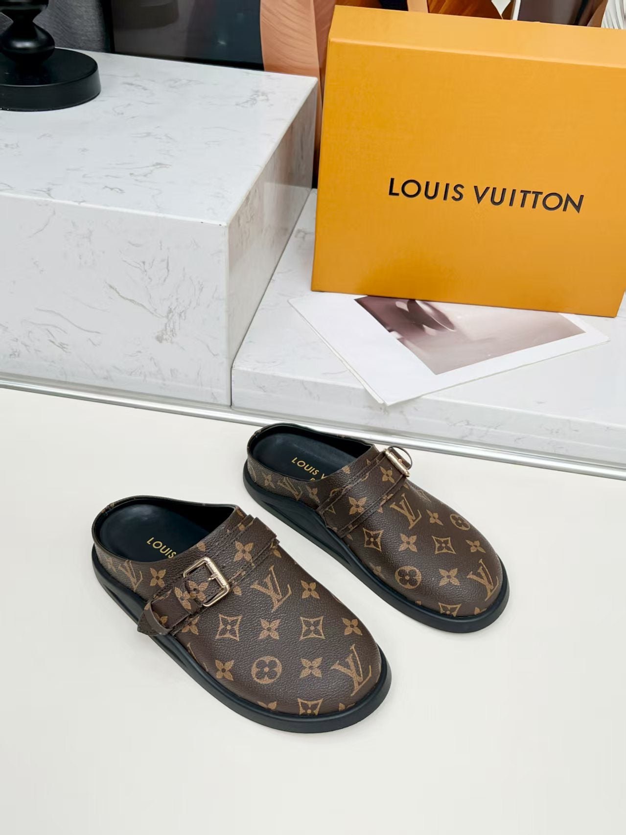 Z2Q105E255 Popular high-quality Shoes