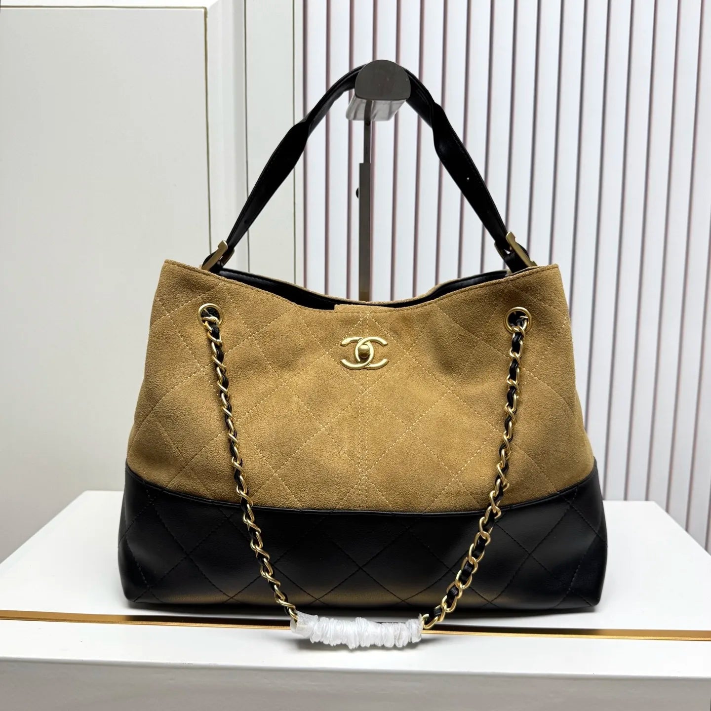 B1P46C17 Popular leather bag