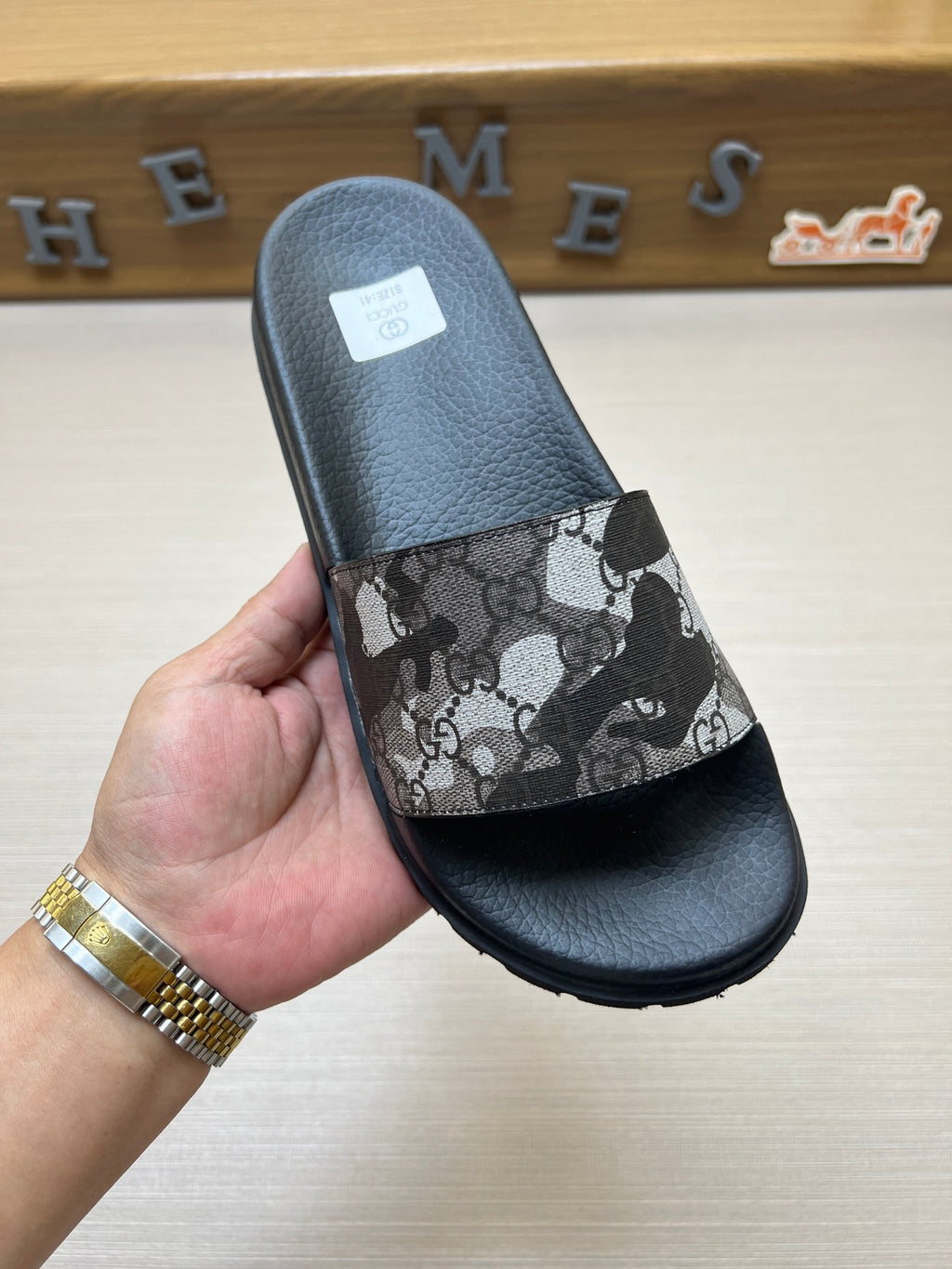 Z5X76B4 Popular slippers