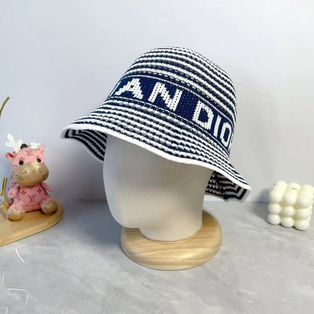 M1R76D21 Popular hats