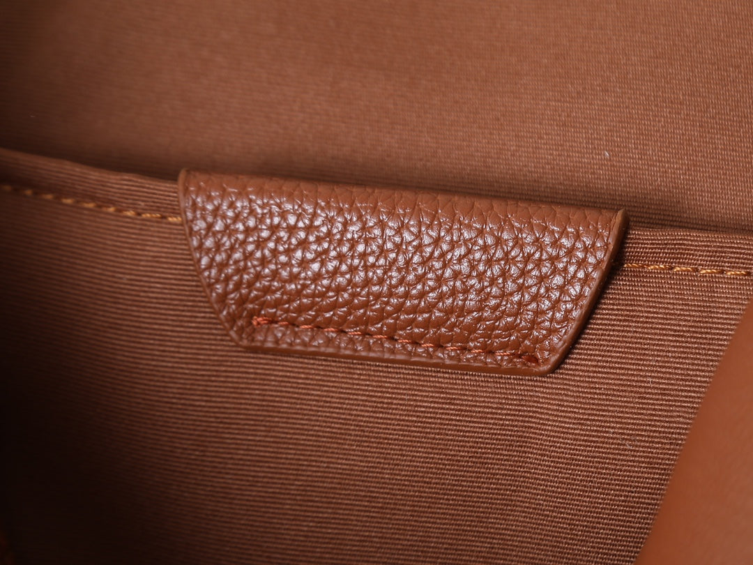 B1P46E41 Popular leather bag