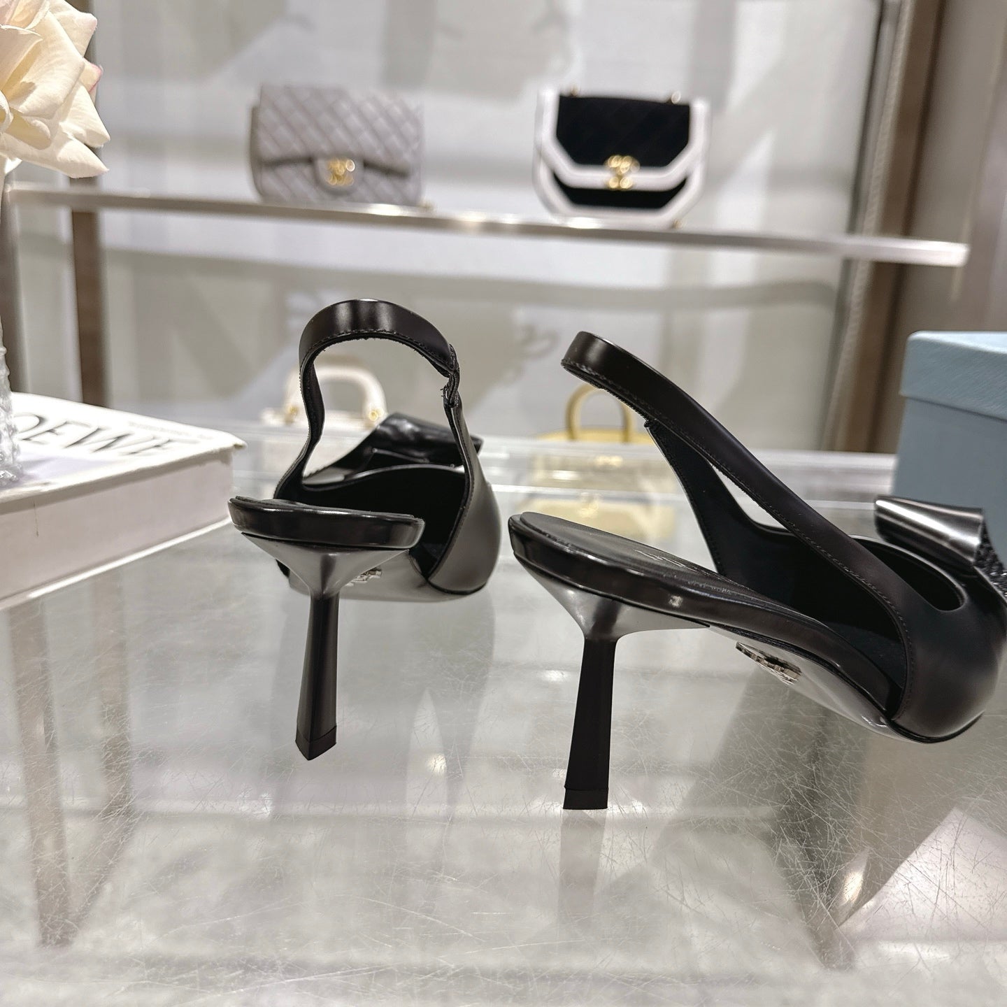 Z2Q55P41 Popular  leather High heels