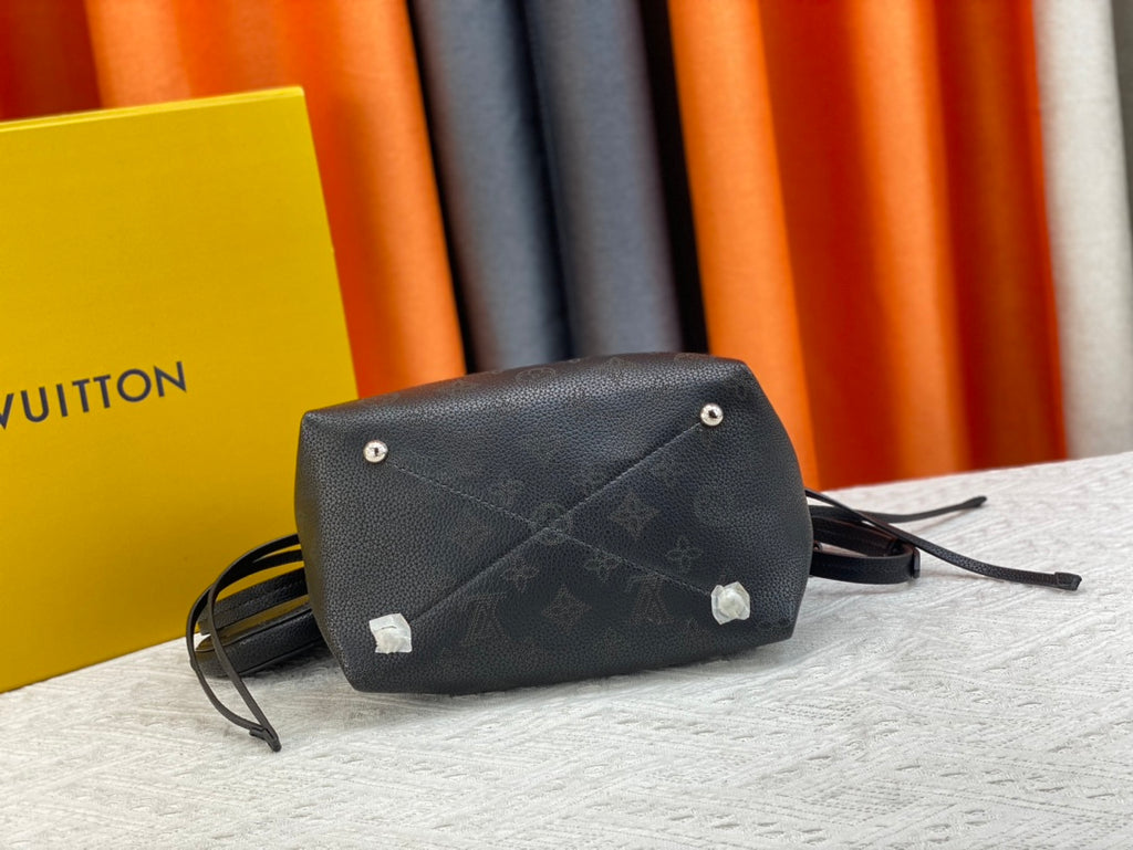 B1N165E99 Popular  leather bag