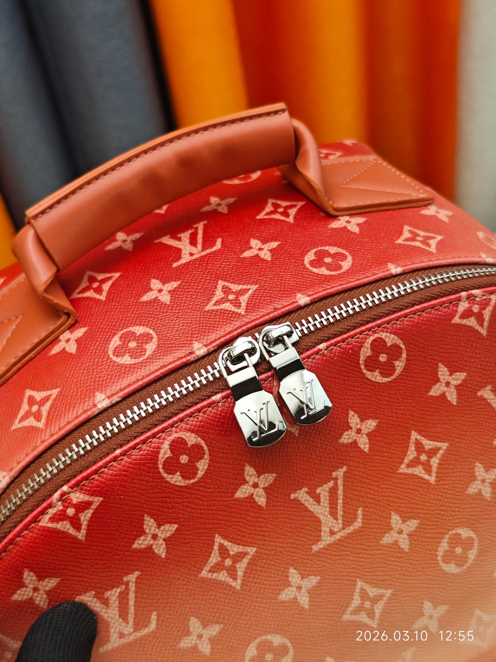 B1P36E18 Popular leather bag