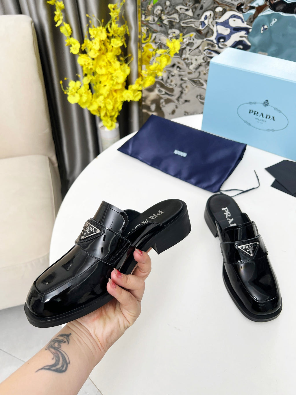 Z2Q105P403 Popular high-quality leather Shoes