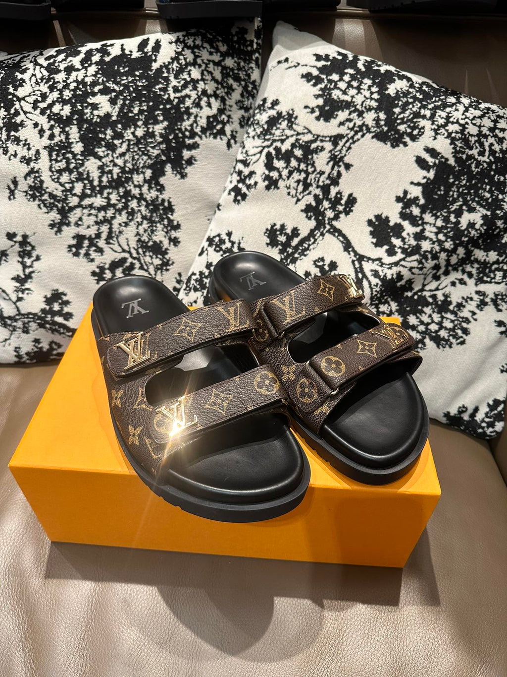 Z2Z85E29  Popular leather Shoes