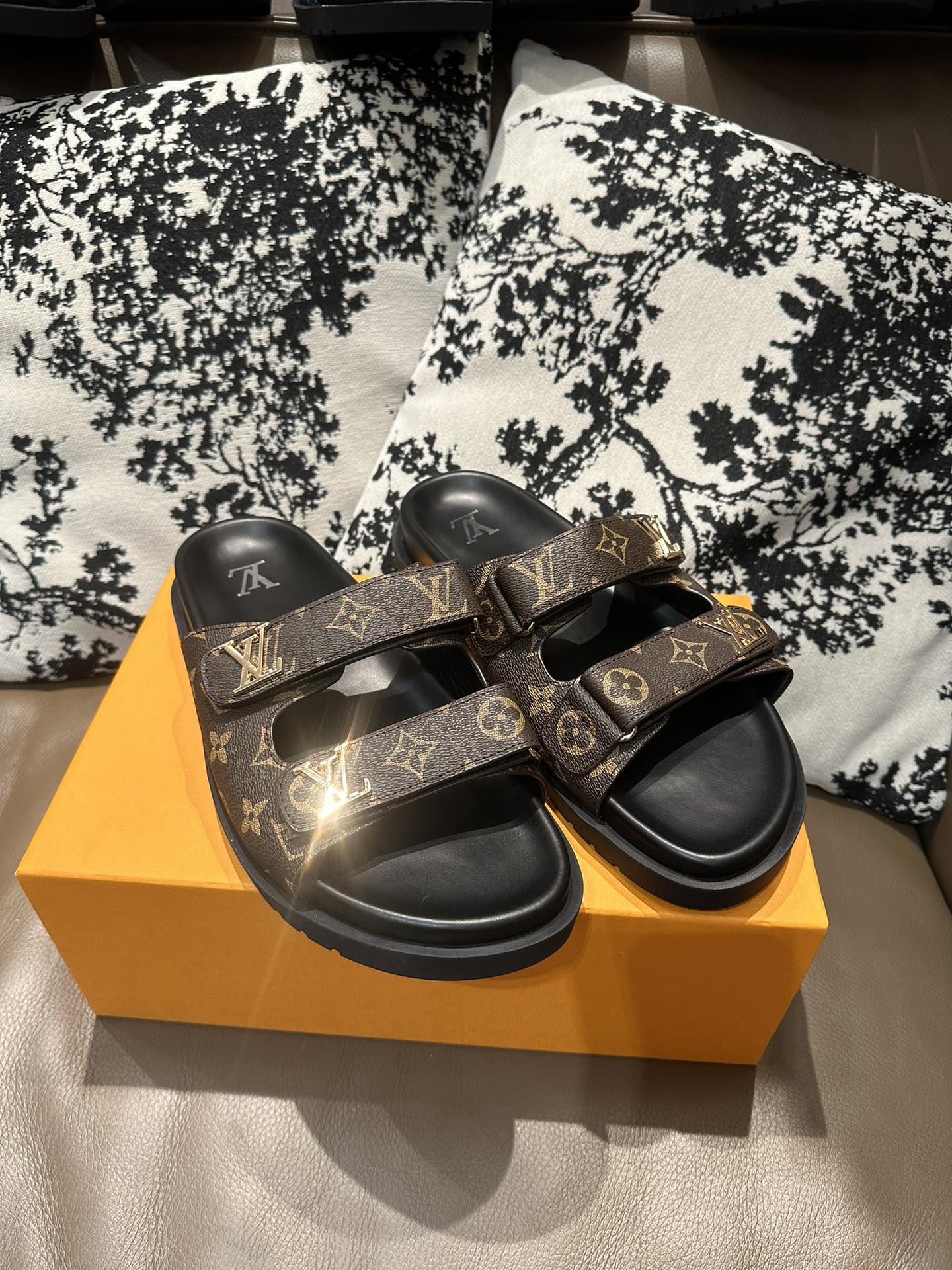 Z2Z85E29  Popular leather Shoes