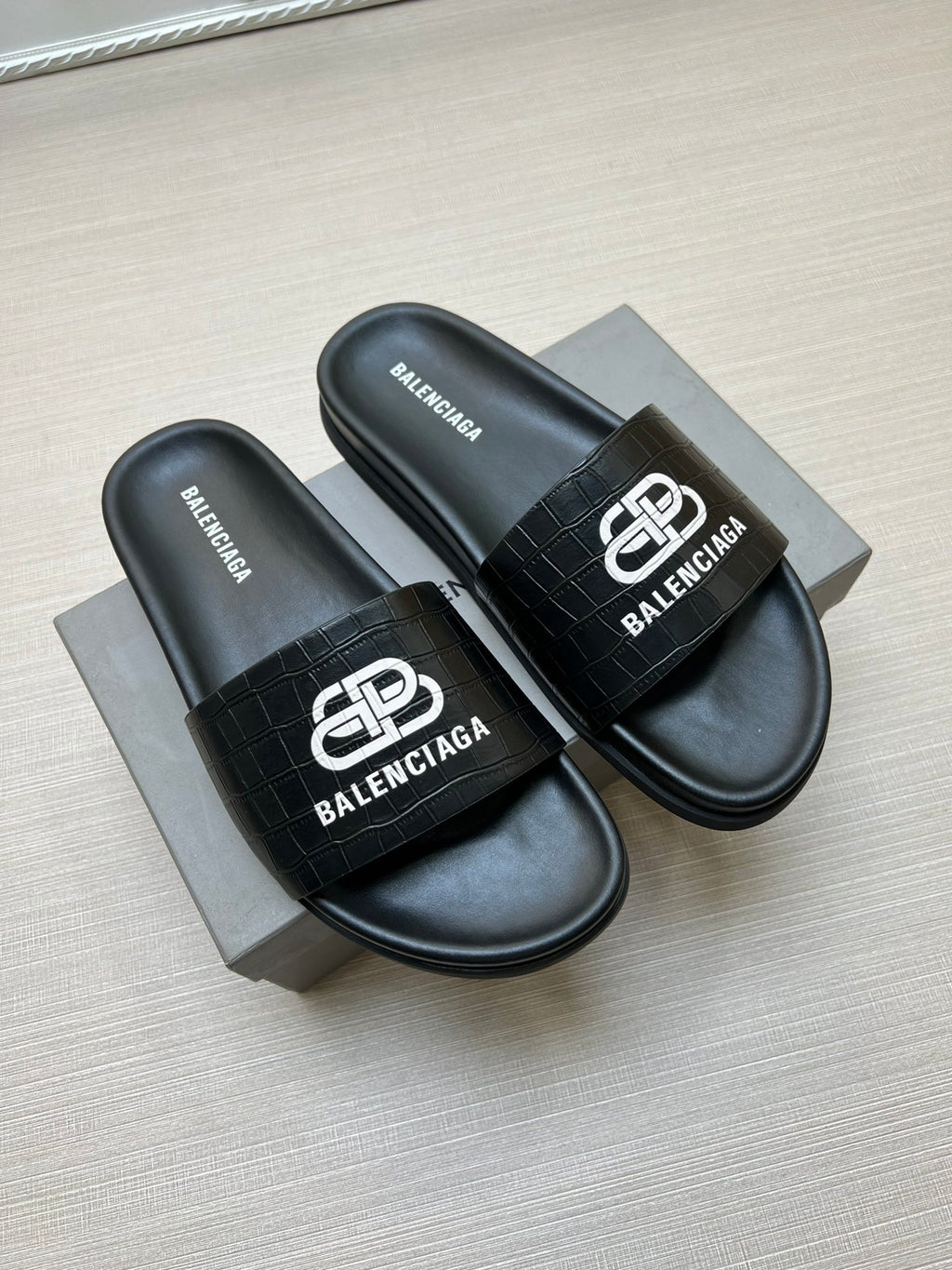 Z5ZJ99 Popular slippers