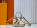 B1P46E104 Popular leather bag