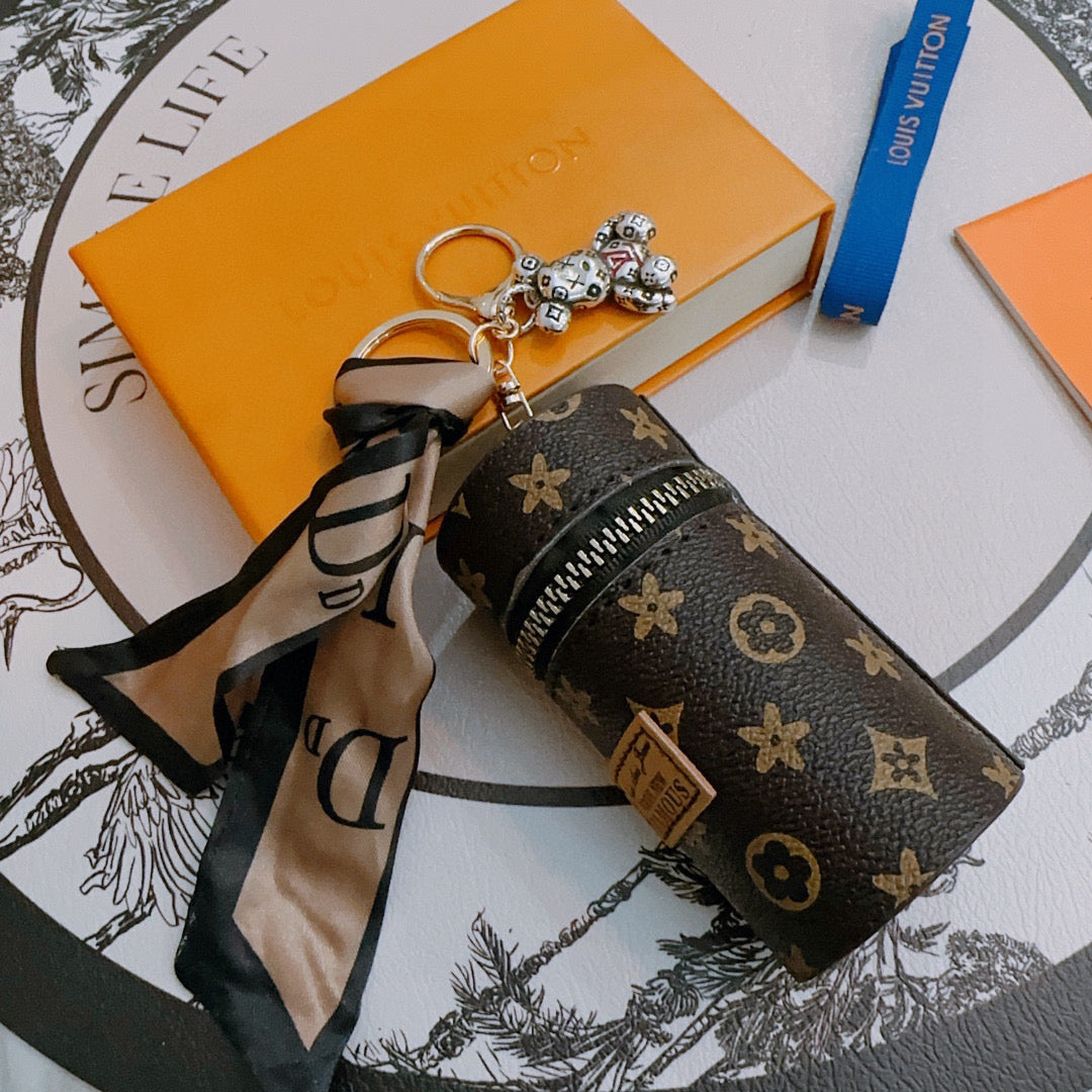 A1Z105E69 Popular bag 's charms accessories