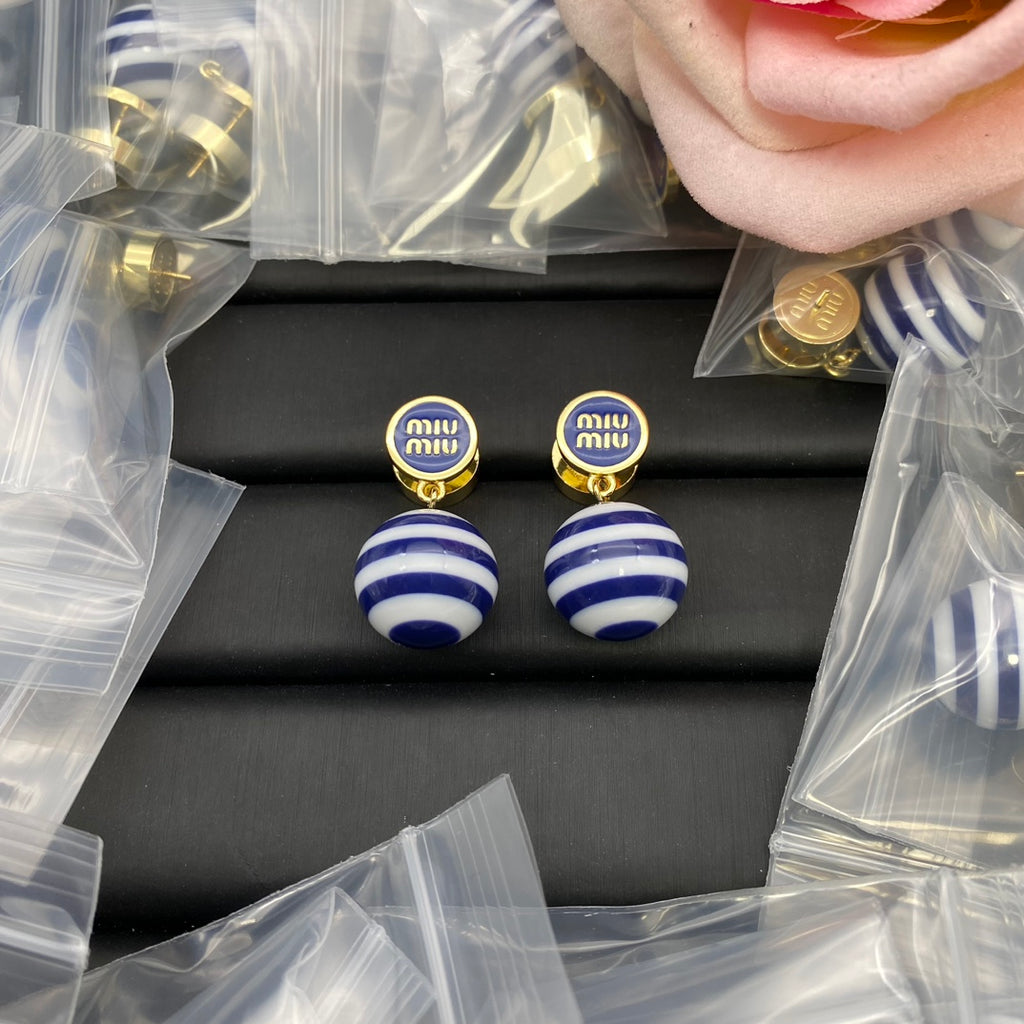 X1Z94A993E Popular  Earrings