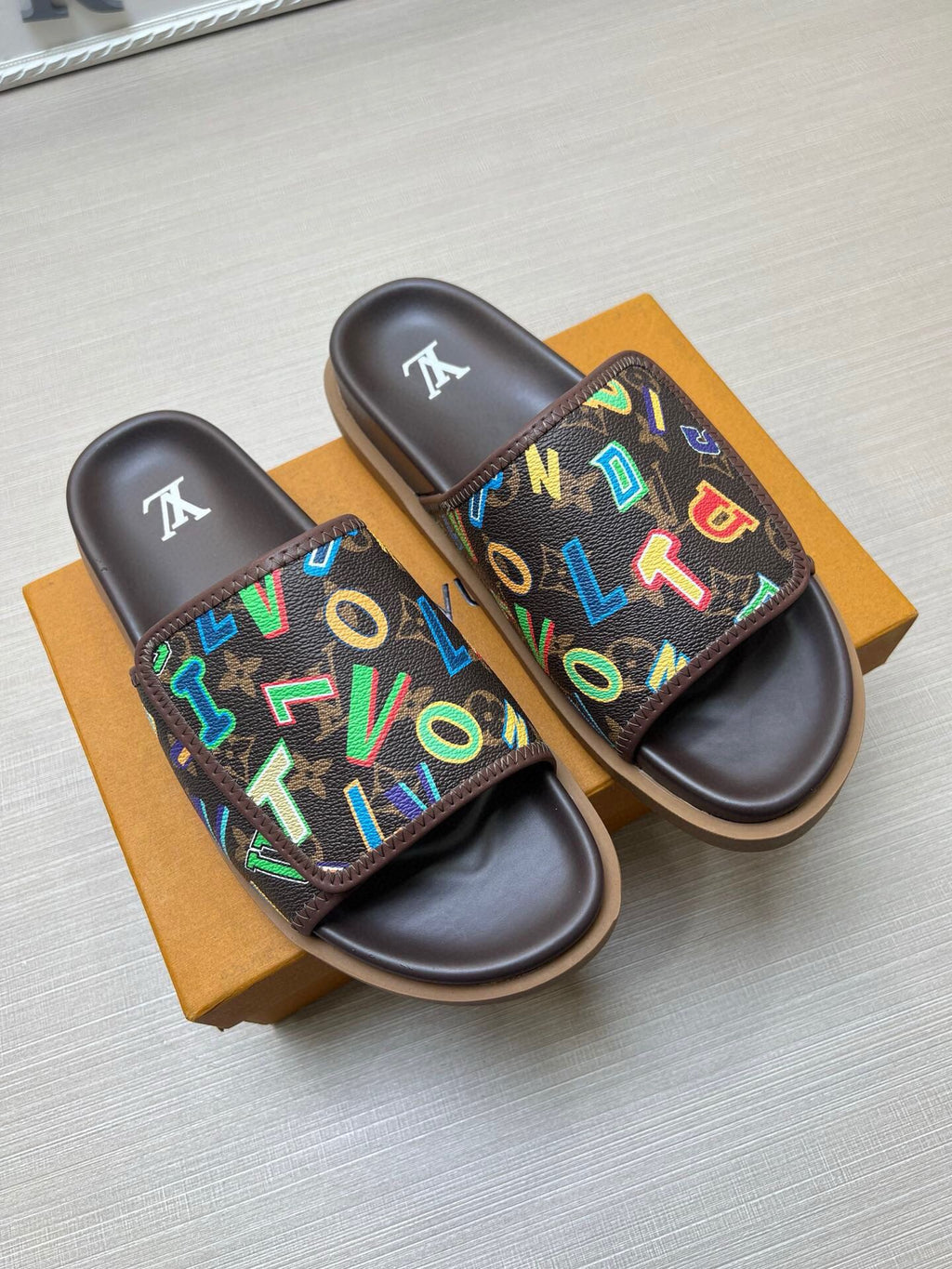 Z5WE247 Popular Slippers