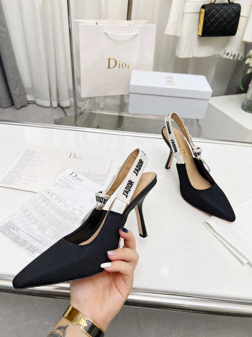 Z2Q55D44  Popular leather High heels