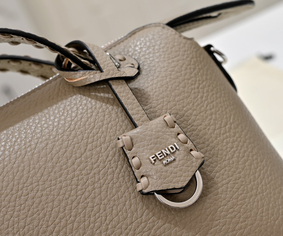 B1W35F109 Popular  leather bag