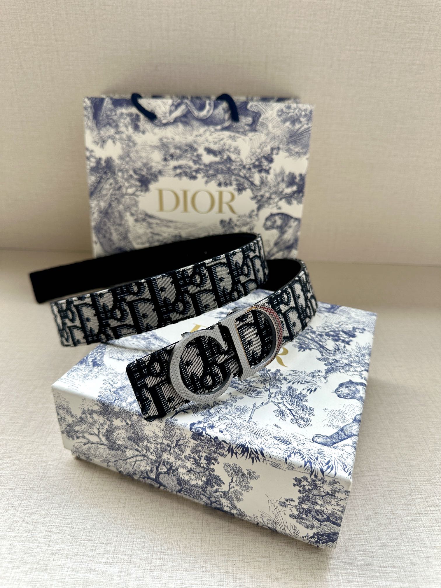 P1R55D197 Popular   High quality belt With full package
