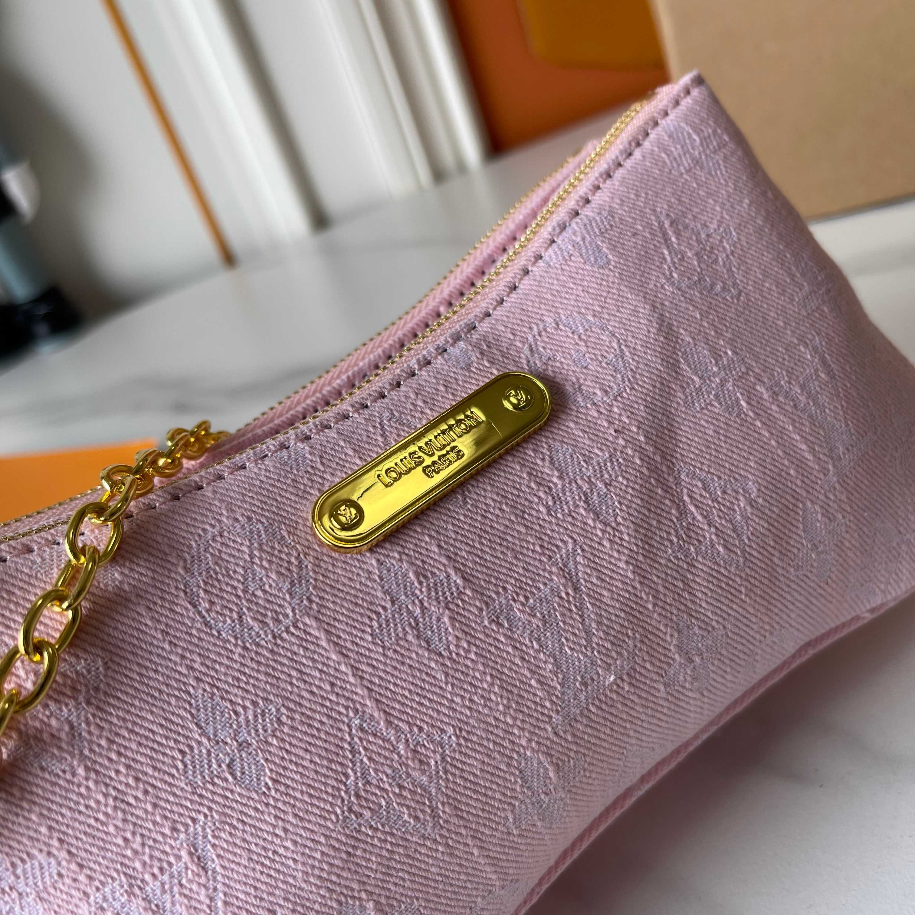 B1R15E30 Popular   bag