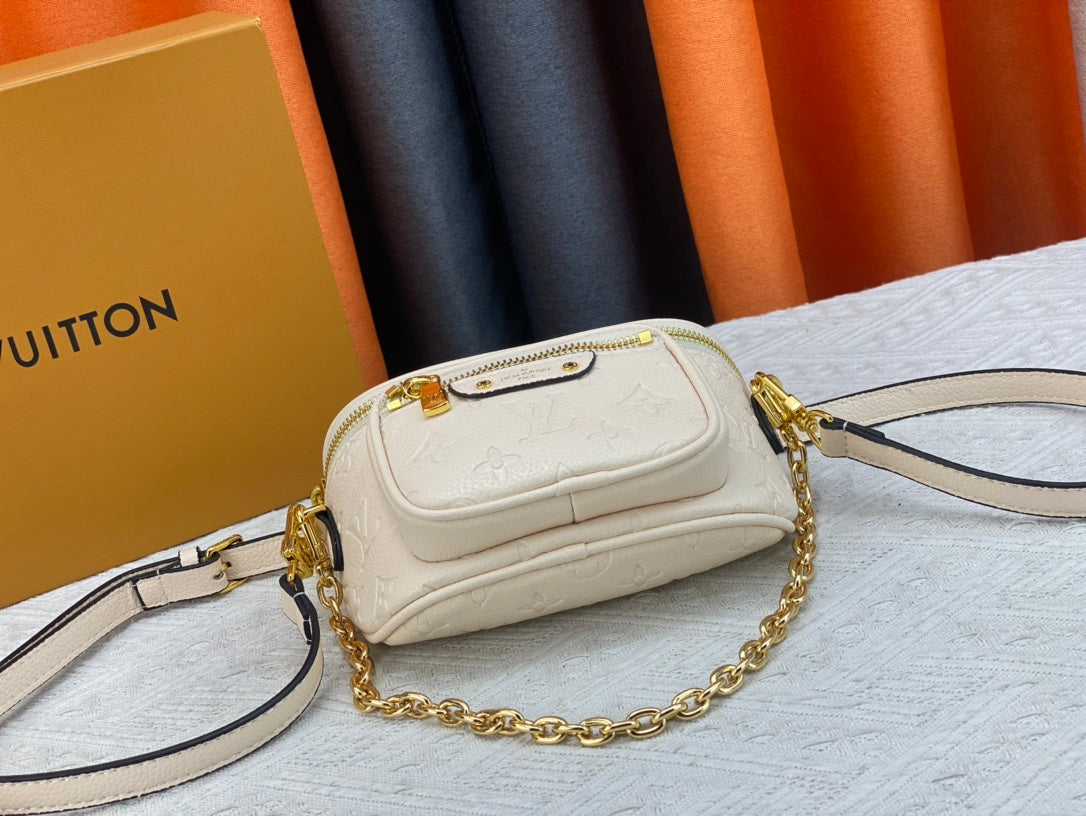 B1N55E57 Popular  leather bag