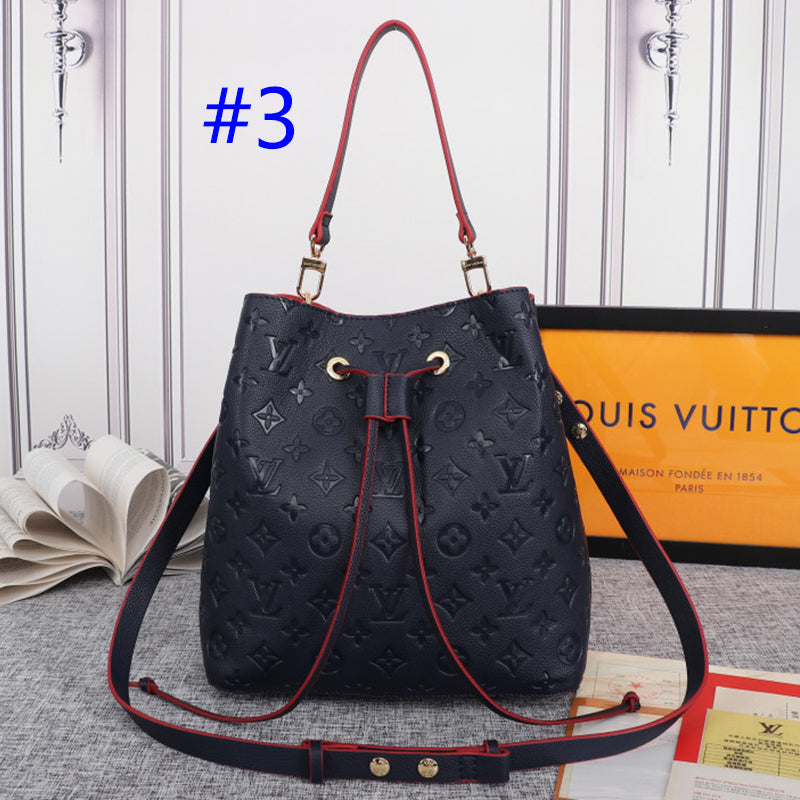 B12X73E60 Popular leather bag 